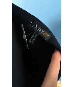 APART Dolgo krilo s pasom Elegantna in elegantna črna velikost 42