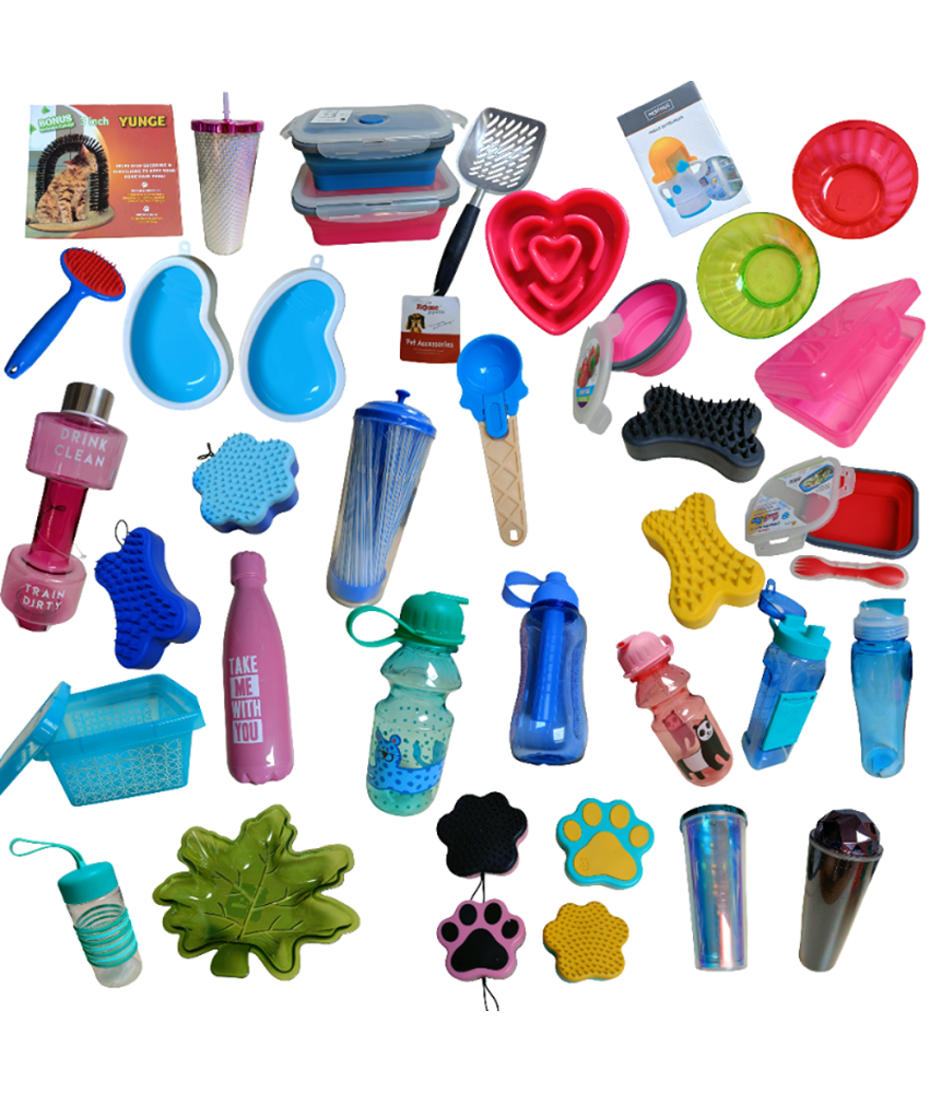 Set več kot 60 predmetov, pripomočki za živali, igrače, posode, bidoni in še več