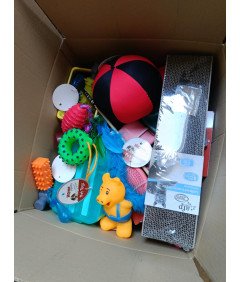 Zestaw Ponad 60 Przedmiotów Akcesoria Dla Zwierząt Zabawki Pojemniki Bidony i Więcej