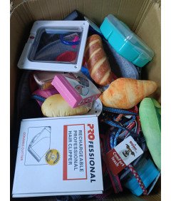 Set več kot 70 pripomočkov za živali Ovratnice Povodci Igrače Nega