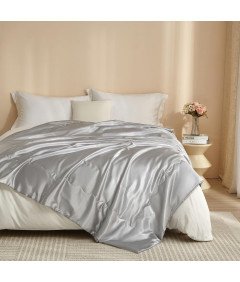 Przytulny Koc Satynowy Narzuta na Łóżko Sofę Kanapę 200x200 cm Szary