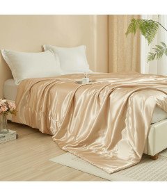 Przytulny Koc Satynowy Narzuta na Łóżko Sofę Kanapę 220x240 cm Beżowy