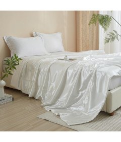 Przytulny Koc Satynowy Narzuta na Łóżko Sofę Kanapę 150x200 cm Biały