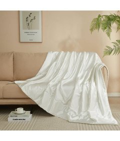 Przytulny Koc Satynowy Narzuta na Łóżko Sofę Kanapę 150x200 cm Biały
